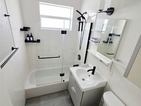 350 S Shore Dr 8, Miami Beach FL 33141