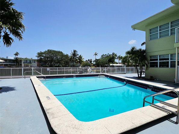 350 S Shore Dr 8, Miami Beach FL 33141
