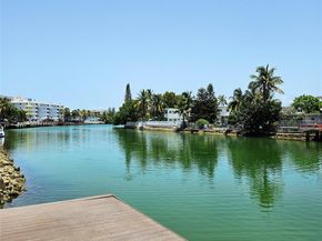350 S Shore Dr 8, Miami Beach FL 33141