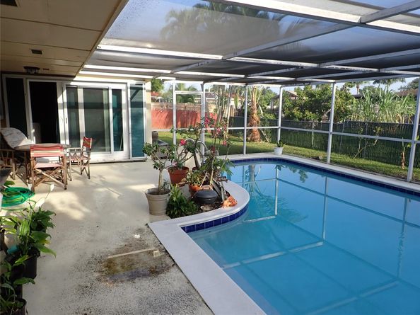 8501 NW 19th St, Pembroke Pines FL 33024