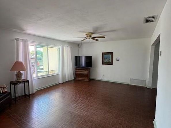 8501 NW 19th St, Pembroke Pines FL 33024