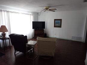 8501 NW 19th St, Pembroke Pines FL 33024
