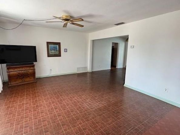 8501 NW 19th St, Pembroke Pines FL 33024