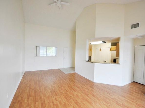 3409 NW 44th St 205, Lauderdale Lakes FL 33309