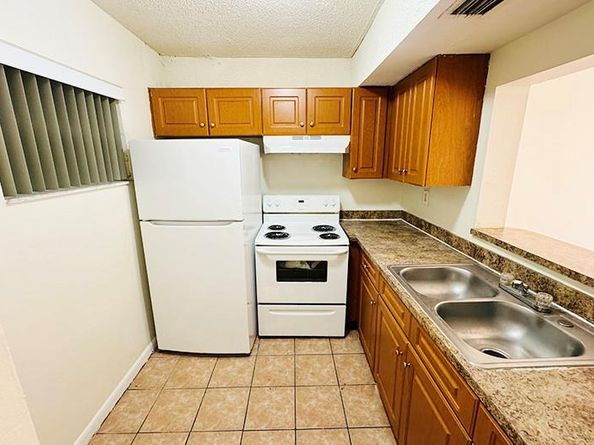 3610 NW 21st St 312, Lauderdale Lakes FL 33311