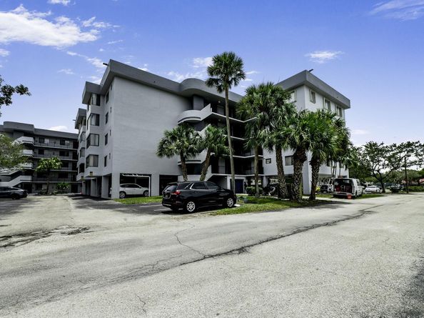 8020 Hampton Blvd 504, North Lauderdale FL 33068