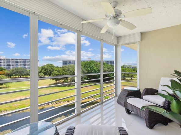 555 Oaks Ln 504, Pompano Beach FL 33069