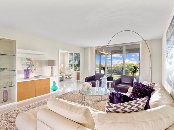 555 Oaks Ln 504, Pompano Beach FL 33069
