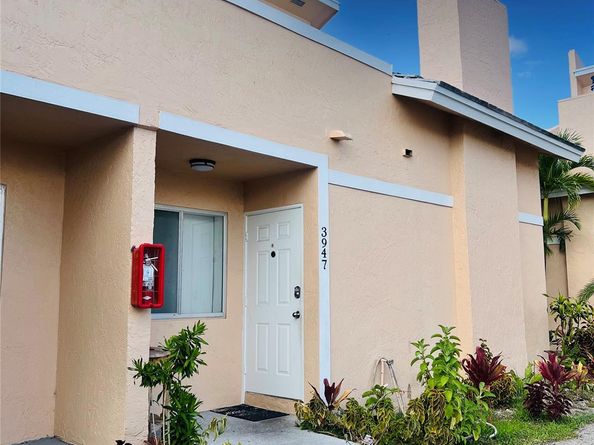 3947 Coral Springs Dr 22, Coral Springs FL 33065