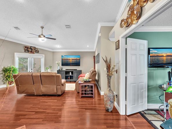 5843 Eagle Cay Ter, Coconut Creek FL 33073