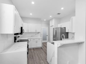 10657 NW 1st St, Plantation FL 33324