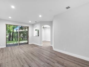 10657 NW 1st St, Plantation FL 33324