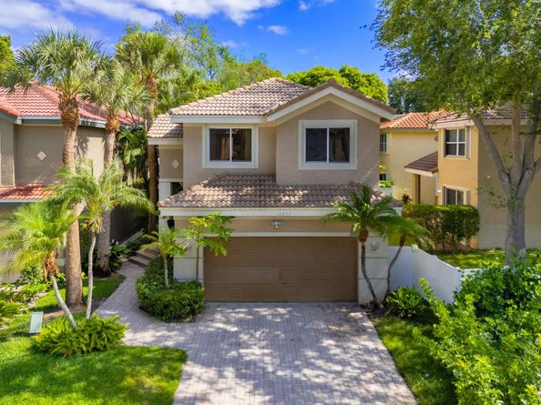 10657 NW 1st St, Plantation FL 33324