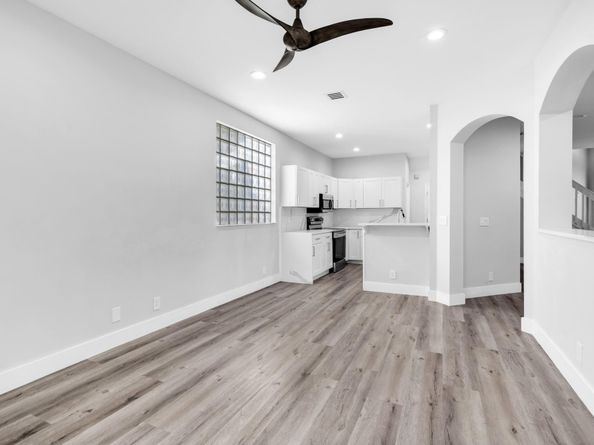 10657 NW 1st St, Plantation FL 33324