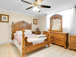 3725 NE 169th St 207, North Miami Beach FL 33160