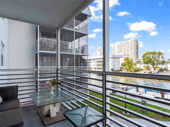 3725 NE 169th St 207, North Miami Beach FL 33160