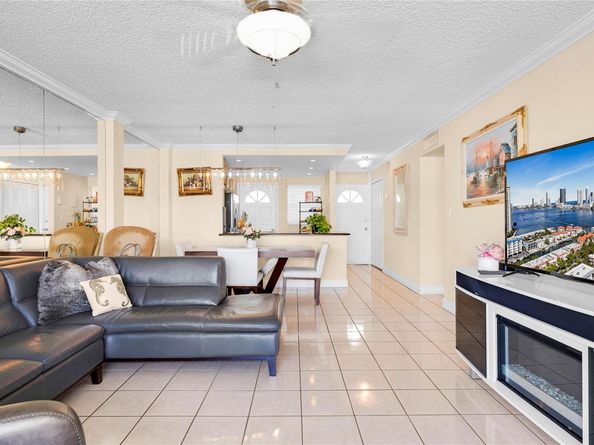3725 NE 169th St 207, North Miami Beach FL 33160