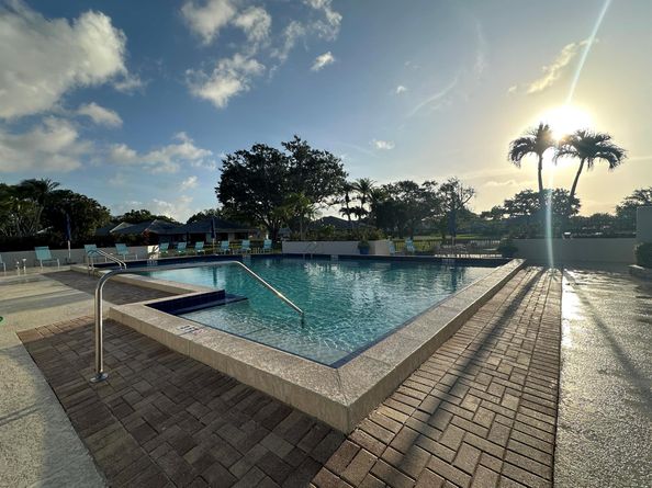 605 Club Drive, Palm Beach Gardens FL 33418