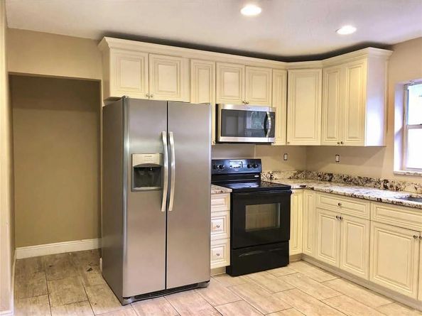 3502 Riverside Dr, Coral Springs FL 33065