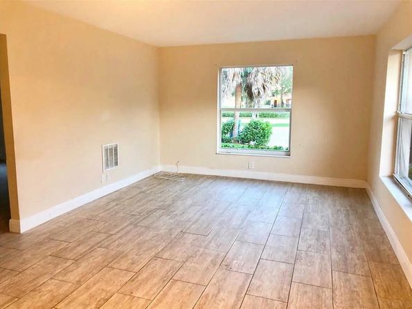 3502 Riverside Dr, Coral Springs FL 33065