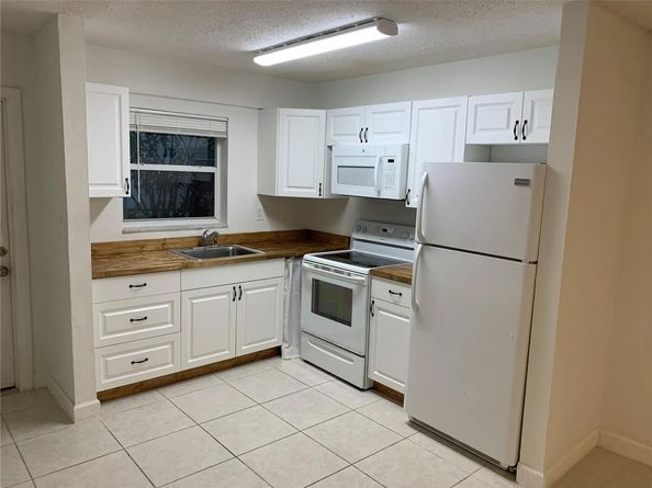 3502 Riverside Dr, Coral Springs FL 33065