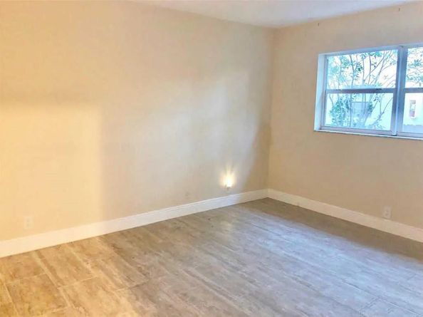 3502 Riverside Dr, Coral Springs FL 33065