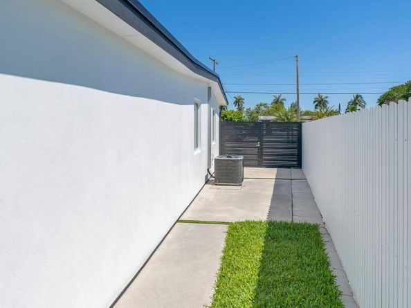 11290 SW 48 Street, Miami FL 33165