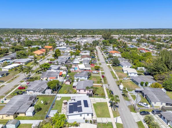 11290 SW 48 Street, Miami FL 33165