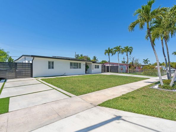 11290 SW 48 Street, Miami FL 33165