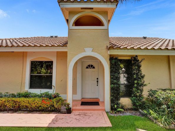 3525 Bosun Cir, Delray Beach FL 33483