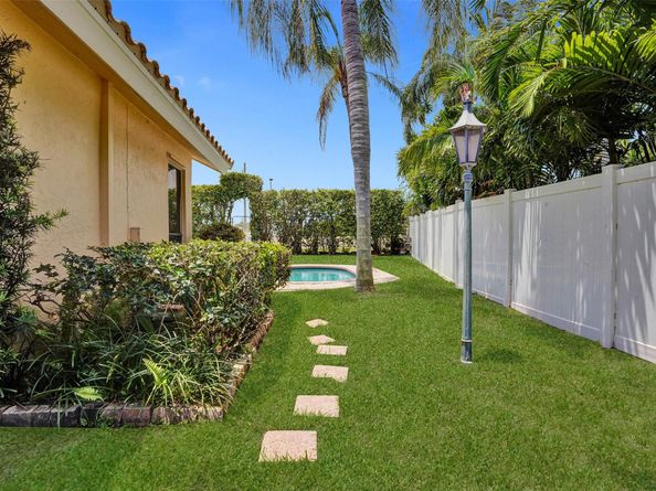 3525 Bosun Cir, Delray Beach FL 33483