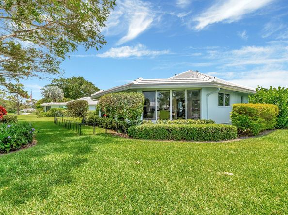 5 Slash Pine Drive, Boynton Beach FL 33436