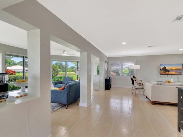 5 Slash Pine Drive, Boynton Beach FL 33436