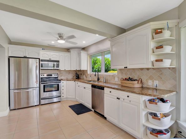 5 Slash Pine Drive, Boynton Beach FL 33436