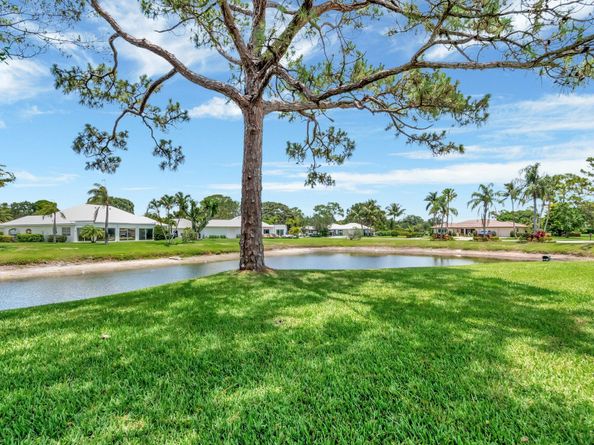 5 Slash Pine Drive, Boynton Beach FL 33436