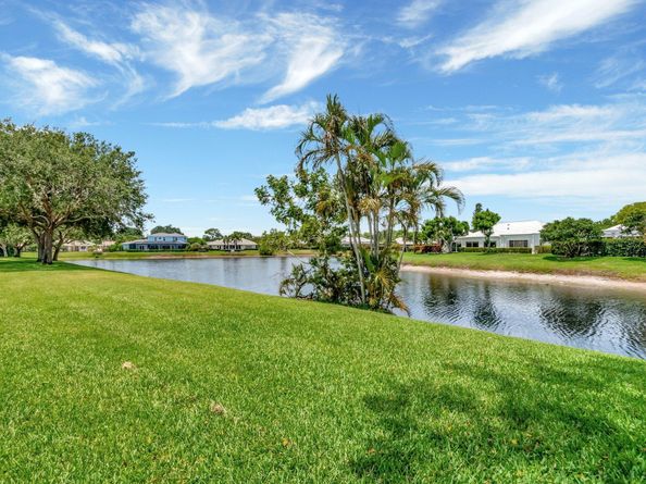 5 Slash Pine Drive, Boynton Beach FL 33436