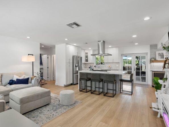 520 SE 3rd Court, Deerfield Beach FL 33441