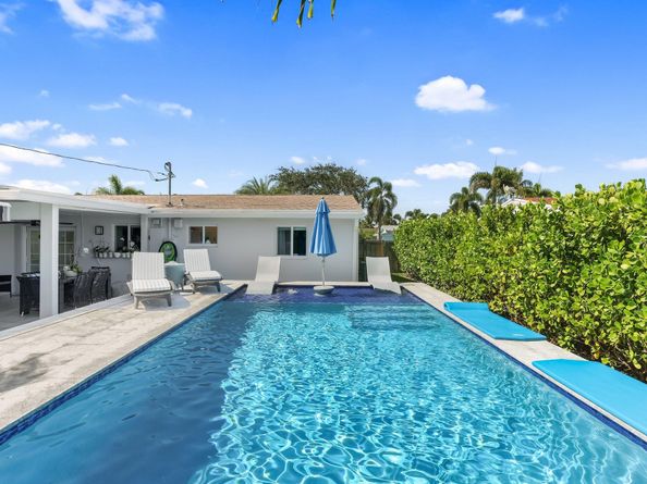 520 SE 3rd Court, Deerfield Beach FL 33441