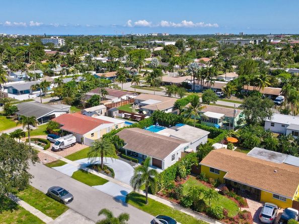 520 SE 3rd Court, Deerfield Beach FL 33441