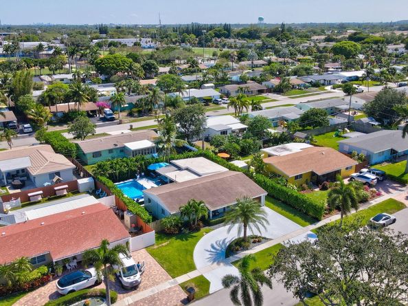 520 SE 3rd Court, Deerfield Beach FL 33441