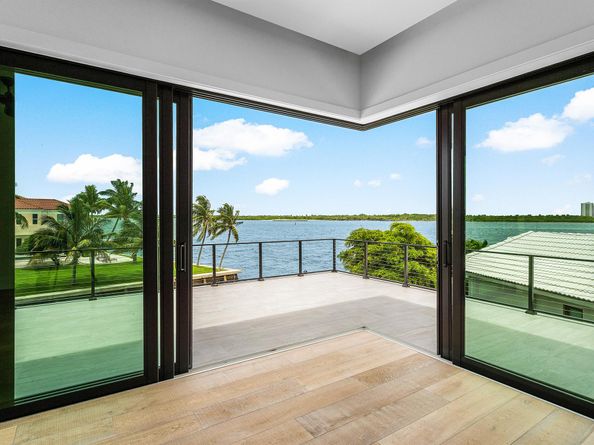 107 Bowsprit Drive, North Palm Beach FL 33408