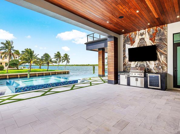 107 Bowsprit Drive, North Palm Beach FL 33408