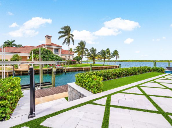 107 Bowsprit Drive, North Palm Beach FL 33408