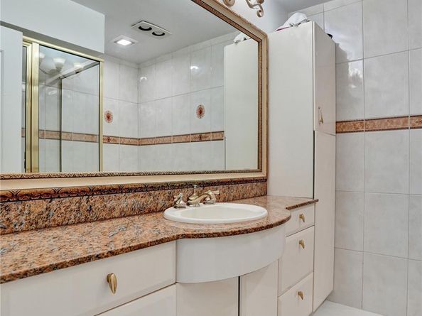 4100 Bayview Dr, Fort Lauderdale FL 33308