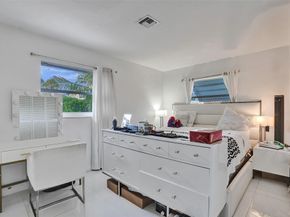 4100 Bayview Dr, Fort Lauderdale FL 33308