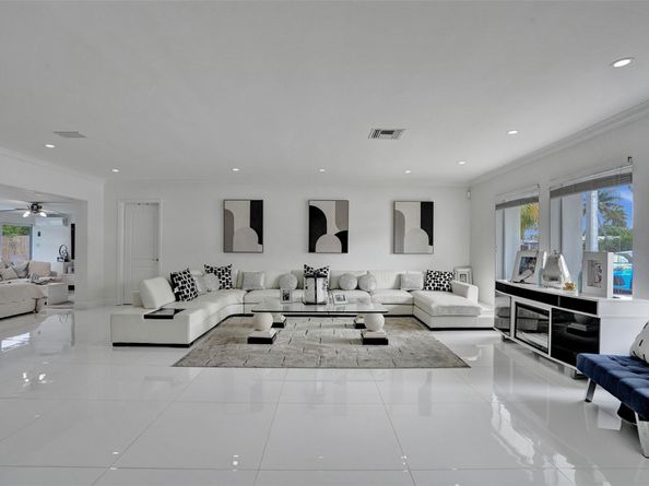 4100 Bayview Dr, Fort Lauderdale FL 33308