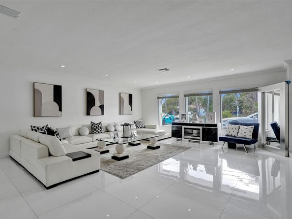 4100 Bayview Dr, Fort Lauderdale FL 33308