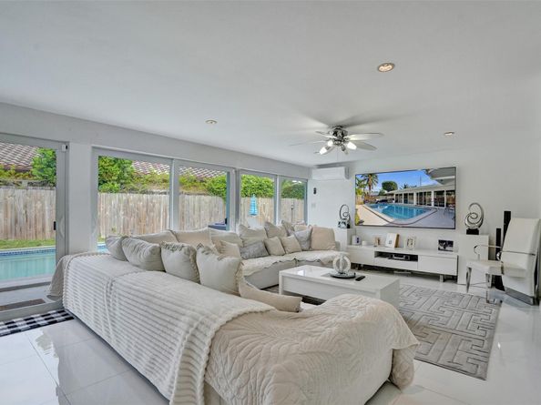 4100 Bayview Dr, Fort Lauderdale FL 33308