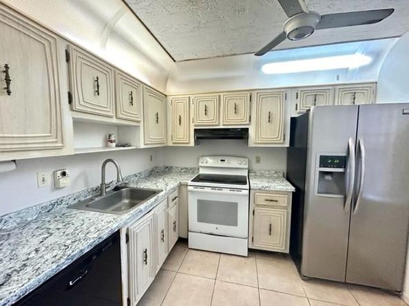 2861 Somerset Dr 312, Lauderdale Lakes FL 33311