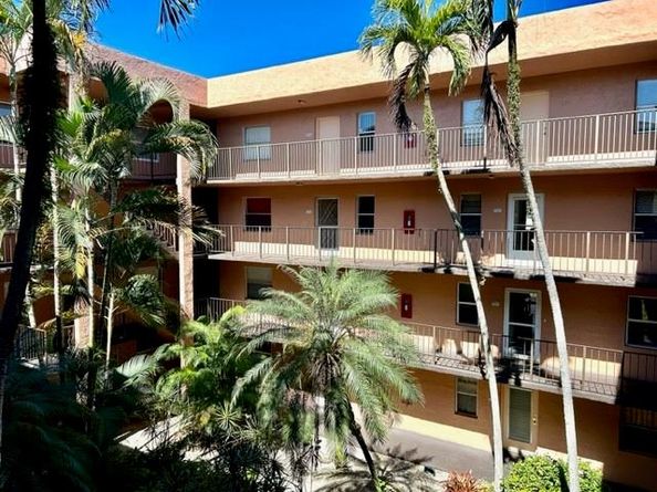2861 Somerset Dr 312, Lauderdale Lakes FL 33311